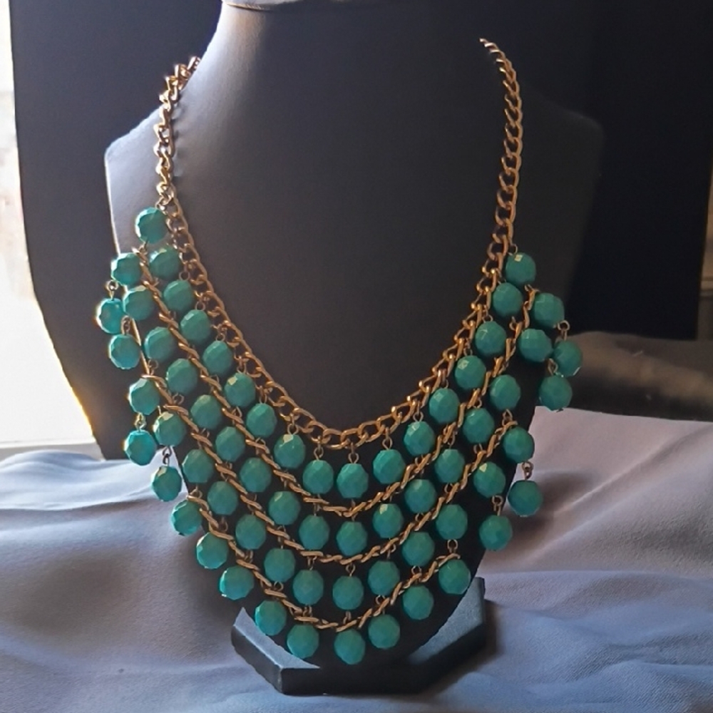 Elegant Gold and Green Beaded Necklace